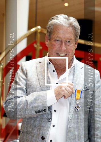 Zeist 26 maart 2023
Hans Kazan viert zijn 70e verjaardag en presenteert zijn boek. Ook krijgt hij een koninklijke onderscheiding in het Figi Theater/Hotel.