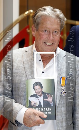 Zeist 26 maart 2023
Hans Kazan viert zijn 70e verjaardag en presenteert zijn boek. Ook krijgt hij een koninklijke onderscheiding in het Figi Theater/Hotel.