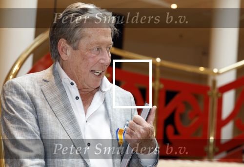 Zeist 26 maart 2023
Hans Kazan viert zijn 70e verjaardag en presenteert zijn boek. Ook krijgt hij een koninklijke onderscheiding in het Figi Theater/Hotel.