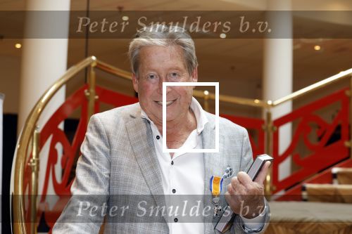 Zeist 26 maart 2023
Hans Kazan viert zijn 70e verjaardag en presenteert zijn boek. Ook krijgt hij een koninklijke onderscheiding in het Figi Theater/Hotel.