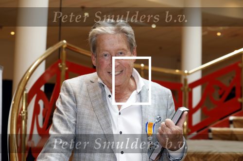 Zeist 26 maart 2023
Hans Kazan viert zijn 70e verjaardag en presenteert zijn boek. Ook krijgt hij een koninklijke onderscheiding in het Figi Theater/Hotel.