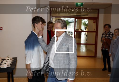 Zeist 26 maart 2023
Hans Kazan viert zijn 70e verjaardag en presenteert zijn boek. Ook krijgt hij een koninklijke onderscheiding in het Figi Theater/Hotel.