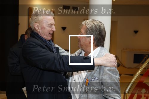 Zeist 26 maart 2023
Hans Kazan viert zijn 70e verjaardag en presenteert zijn boek. Ook krijgt hij een koninklijke onderscheiding in het Figi Theater/Hotel. hans Kazan  en Andre v Duin met partner