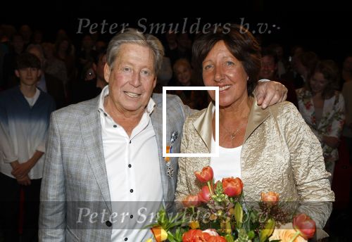 Zeist 26 maart 2023
Hans Kazan viert zijn 70e verjaardag en presenteert zijn boek. Ook krijgt hij een koninklijke onderscheiding in het Figi Theater/Hotel. hans en zijn vrouw Wendy