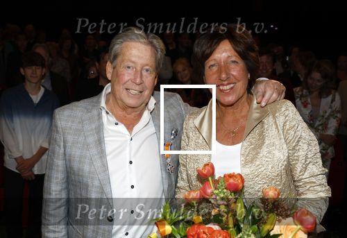Zeist 26 maart 2023
Hans Kazan viert zijn 70e verjaardag en presenteert zijn boek. Ook krijgt hij een koninklijke onderscheiding in het Figi Theater/Hotel. hans en zijn vrouw Wendy
