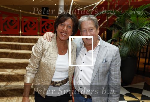 Zeist 26 maart 2023
Hans Kazan viert zijn 70e verjaardag en presenteert zijn boek. Ook krijgt hij een koninklijke onderscheiding in het Figi Theater/Hotel.