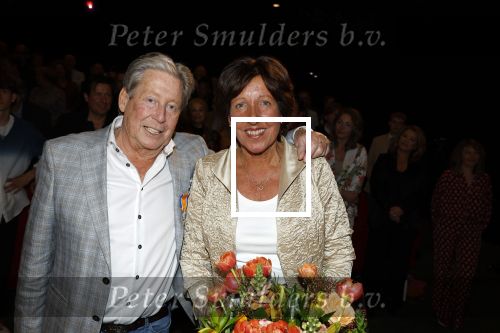 Zeist 26 maart 2023
Hans Kazan viert zijn 70e verjaardag en presenteert zijn boek. Ook krijgt hij een koninklijke onderscheiding in het Figi Theater/Hotel. Ook zijn vrouw Wendy is er natuurlijk bij.