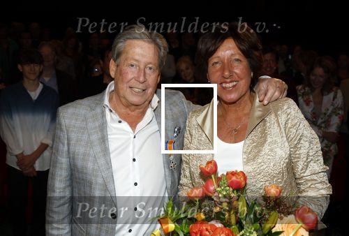 Zeist 26 maart 2023
Hans Kazan viert zijn 70e verjaardag en presenteert zijn boek. Ook krijgt hij een koninklijke onderscheiding in het Figi Theater/Hotel. Ook zijn vrouw Wendy is er natuurlijk bij.
