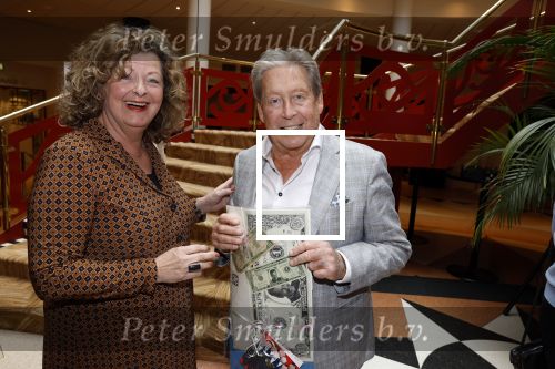 Zeist 26 maart 2023
Hans Kazan viert zijn 70e verjaardag en presenteert zijn boek. Ook krijgt hij een koninklijke onderscheiding in het Figi Theater/Hotel. Hans Kazan en dochter Fred Kaps