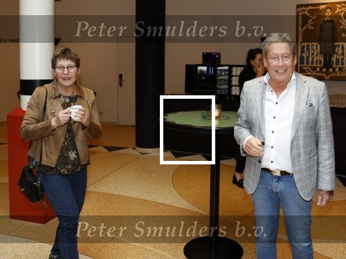 Zeist 26 maart 2023
Hans Kazan viert zijn 70e verjaardag en presenteert zijn boek. Ook krijgt hij een koninklijke onderscheiding in het Figi Theater/Hotel. Hans Kazan en zijn zus