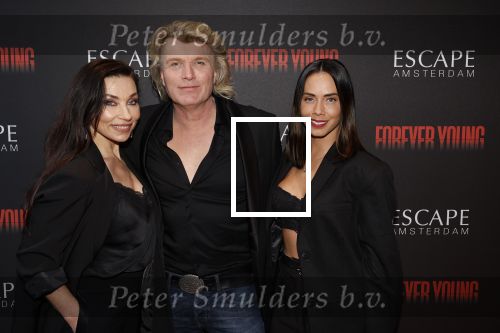 Amsterdam 30 maart 2023
Premiere show forever young in de escape.
Hans Klok met zijn assistentes