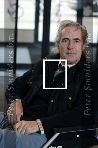 Rotterdam 14 april 2023
Boekpresentatie boek Hans de Booij . Johan Vlemmix reikte het eerste boek uit.
Hans zit in het gips omdat hij nzijn enkel heeft gebroken.