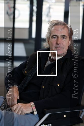 Rotterdam 14 april 2023
Boekpresentatie boek Hans de Booij . Johan Vlemmix reikte het eerste boek uit.
Hans zit in het gips omdat hij nzijn enkel heeft gebroken.