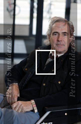 Rotterdam 14 april 2023
Boekpresentatie boek Hans de Booij . Johan Vlemmix reikte het eerste boek uit.
Hans zit in het gips omdat hij nzijn enkel heeft gebroken.