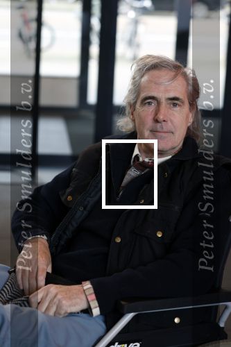 Rotterdam 14 april 2023
Boekpresentatie boek Hans de Booij . Johan Vlemmix reikte het eerste boek uit.
Hans zit in het gips omdat hij nzijn enkel heeft gebroken.