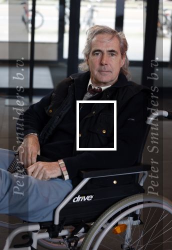 Rotterdam 14 april 2023
Boekpresentatie boek Hans de Booij . Johan Vlemmix reikte het eerste boek uit.
Hans zit in het gips omdat hij nzijn enkel heeft gebroken.