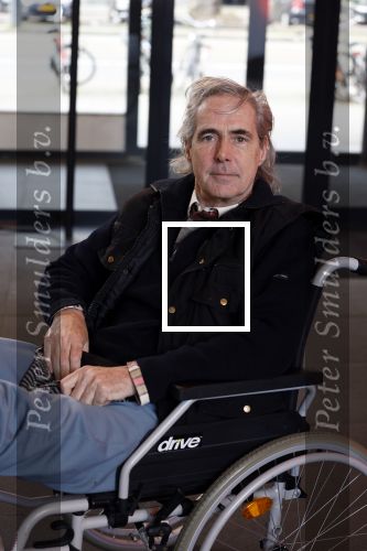 Rotterdam 14 april 2023
Boekpresentatie boek Hans de Booij . Johan Vlemmix reikte het eerste boek uit.
Hans zit in het gips omdat hij nzijn enkel heeft gebroken.