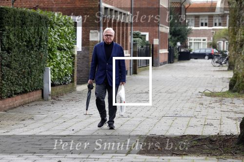 Amsterdam 31 maart 2023
Harry Mens wandelend door Amsterdam zuid.