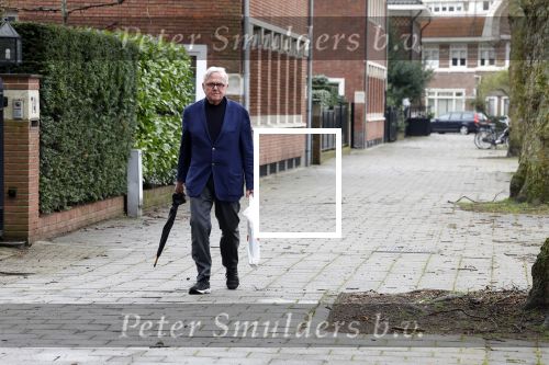 Amsterdam 31 maart 2023
Harry Mens wandelend door Amsterdam zuid.