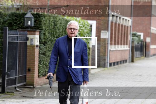 Amsterdam 31 maart 2023
Harry Mens wandelend door Amsterdam zuid.