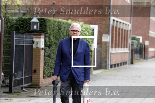 Amsterdam 31 maart 2023
Harry Mens wandelend door Amsterdam zuid.