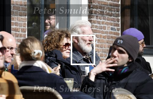 Amsterdam 2 april 2023
Henriette Tol met partner op terras in het centrum van Amsterdam.