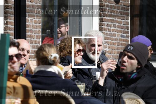 Amsterdam 2 april 2023
Henriette Tol met partner op terras in het centrum van Amsterdam.