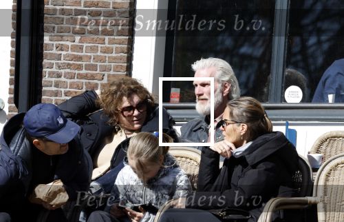 Amsterdam 2 april 2023
Henriette Tol met partner op terras in het centrum van Amsterdam.