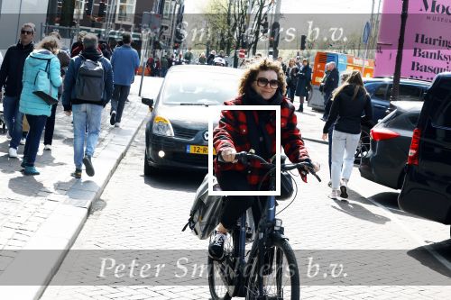 Amsterdam 15 april 2023
Henriette Tol op straat.