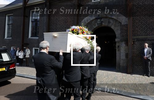 Amsterdam 15 april 2023
Herdenkingstdienst vooraf aan de begrafenis van Huub Oosterhuis in de Westertoren . Daarna gingen ze met de boot naar begraafplaats Zorgvlied