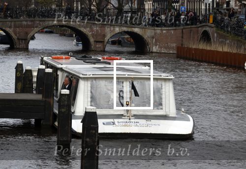 Amsterdam 15 april 2023
Herdenkingstdienst vooraf aan de begrafenis van Huub Oosterhuis in de Westertoren . Daarna gingen ze met de boot naar begraafplaats Zorgvlied.
Aanwezig oa Trijntje Oosterhuis met kinderen en partner Alvin Lewis , Tjeerd Oosterhuis en vrouw Edsilia Rombley met kinderen en moeder en de partner van Huub Oosterhuis