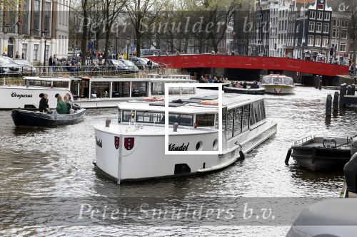 Amsterdam 15 april 2023
Herdenkingstdienst vooraf aan de begrafenis van Huub Oosterhuis in de Westertoren . Daarna gingen ze met de boot naar begraafplaats Zorgvlied.
Aanwezig oa Trijntje Oosterhuis met kinderen en partner Alvin Lewis , Tjeerd Oosterhuis en vrouw Edsilia Rombley met kinderen en moeder en de partner van Huub Oosterhuis