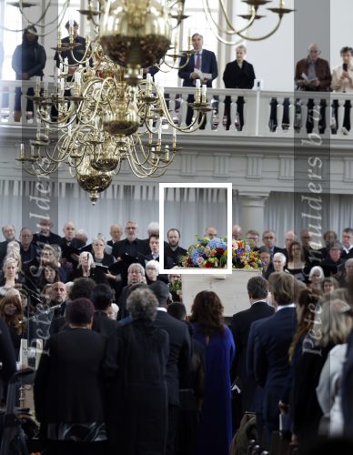 Amsterdam 15 april 2023
Herdenkingstdienst vooraf aan de begrafenis van Huub Oosterhuis in de Westertoren . Daarna gingen ze met de boot naar begraafplaats Zorgvlied