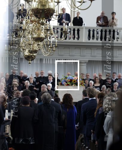 Amsterdam 15 april 2023
Herdenkingstdienst vooraf aan de begrafenis van Huub Oosterhuis in de Westertoren . Daarna gingen ze met de boot naar begraafplaats Zorgvlied