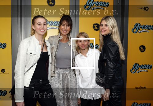 Amsterdam 3 april 2023
Premiere Grease in het DeLaMar theater.
Isa Hoes met dochter Vlinder Kamerling en vrienden