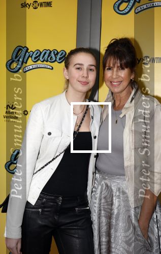 Amsterdam 3 april 2023
Premiere Grease in het DeLaMar theater.
Isa Hoes met dochter Vlinder Kamerling en vrienden