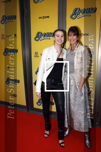 Amsterdam 3 april 2023
Premiere Grease in het DeLaMar theater.
Isa Hoes met dochter Vlinder Kamerling en vrienden