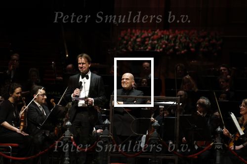 Amsterdam 18 april 2023
Jaap v Zweden krijgt de concertgebouwprijs 2023 in het concertgebouw uit handen van directeur Simon Reinink .