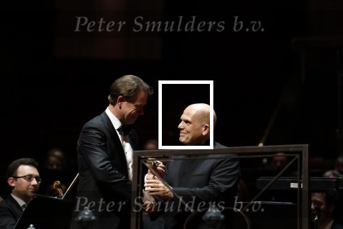 Amsterdam 18 april 2023
Jaap v Zweden krijgt de concertgebouwprijs 2023 in het concertgebouw uit handen van directeur Simon Reinink .