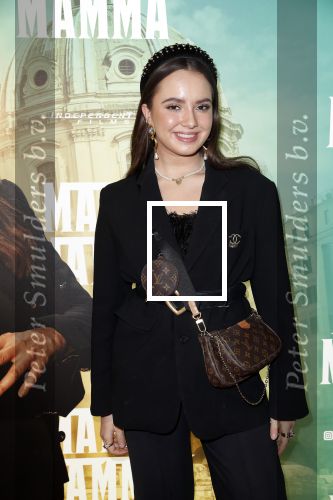 Amsterdam 17 april 2023
Premiere Mafia mama in pathe Arena.
Jada Borsato met een vriendin