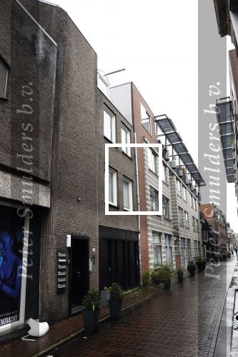 Amsterdam 22 maart 2023
Jeangu Macrooy en zijn partner hebben een nieuw huis gekocht ioj de Jordaan.
