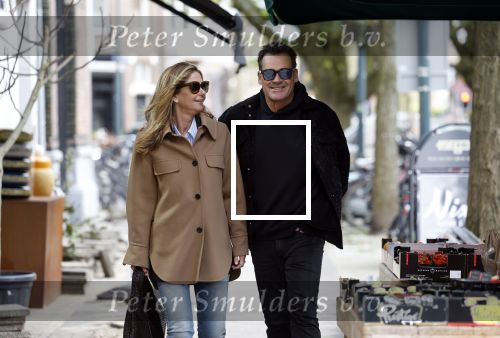 Amsterdam 15 april 2023
Jeroen v d Boom met zijn vrouw Dani in Amsterdam Zuid