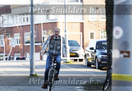 Amsterdam 14 april 2023
Johan neijenhuis op de fiets in Amsterdam zuid.
