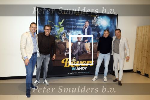 Rotterdam 5 april 2023
John de Bever en Kees de Bever maken bekend dat ze samen in AHOY op gaan treden.
Niels Houtepen en ...