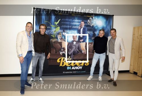 Rotterdam 5 april 2023
John de Bever en Kees de Bever maken bekend dat ze samen in AHOY op gaan treden.
Niels Houtepen en ...