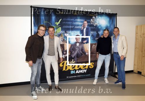 Rotterdam 5 april 2023
John de Bever en Kees de Bever maken bekend dat ze samen in AHOY op gaan treden.
Niels Houtepen en ...