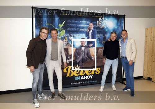 Rotterdam 5 april 2023
John de Bever en Kees de Bever maken bekend dat ze samen in AHOY op gaan treden.
Niels Houtepen en ...