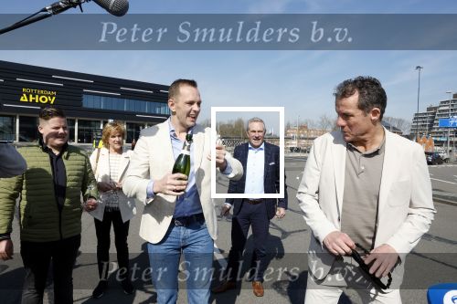 Rotterdam 5 april 2023
John de Bever en Kees de Bever maken bekend dat ze samen in AHOY op gaan treden.