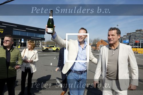 Rotterdam 5 april 2023
John de Bever en Kees de Bever maken bekend dat ze samen in AHOY op gaan treden.