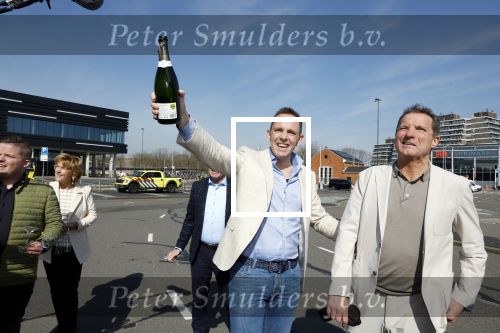 Rotterdam 5 april 2023
John de Bever en Kees de Bever maken bekend dat ze samen in AHOY op gaan treden.